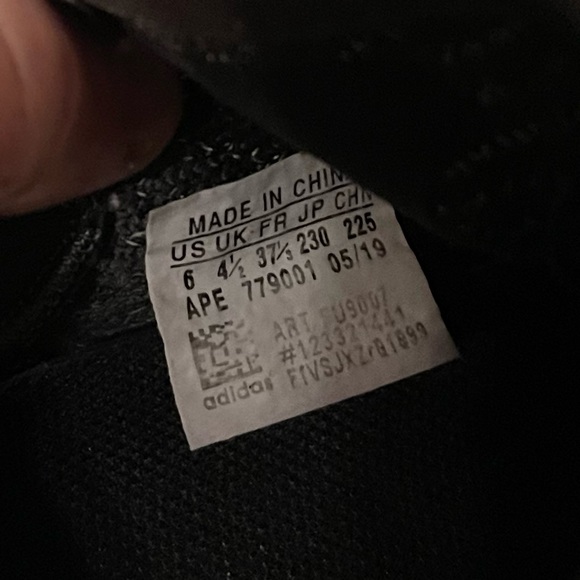 adidas Yeezy Boost 350 V2 - Picture 9 of 9